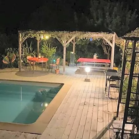 Macchia Evasion Avec Piscine