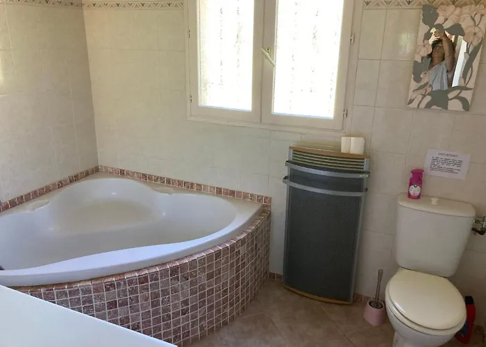 Macchia Evasion Avec Piscine *